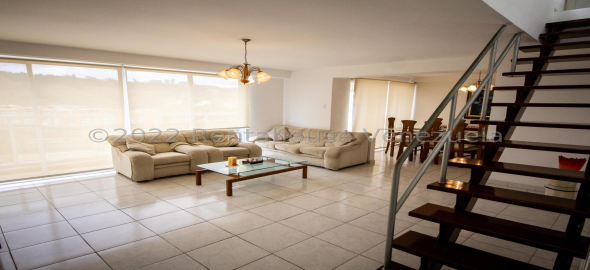 Los Samanes , Distrito Metropolitano Caracas Distrito Federal, 1080 | Spacious duplex penthouse