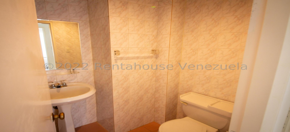 Los Samanes , Distrito Metropolitano Caracas Distrito Federal, 1080 | Spacious duplex penthouse