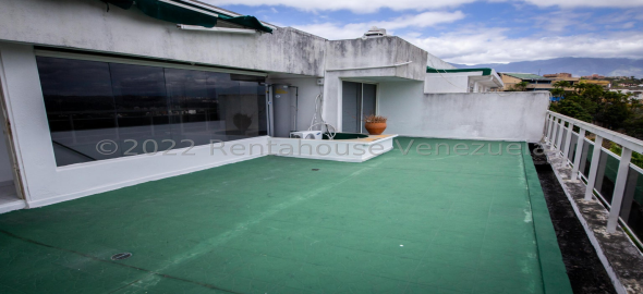 Los Samanes , Distrito Metropolitano Caracas Distrito Federal, 1080 | Spacious duplex penthouse