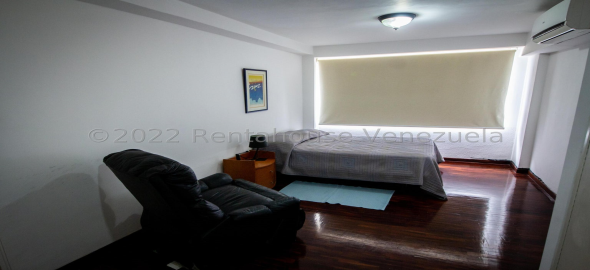 Los Samanes , Distrito Metropolitano Caracas Distrito Federal, 1080 | Spacious duplex penthouse