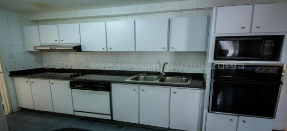 Los Samanes , Distrito Metropolitano Caracas Distrito Federal, 1080 | Spacious duplex penthouse