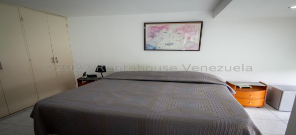 Los Samanes , Distrito Metropolitano Caracas Distrito Federal, 1080 | Spacious duplex penthouse