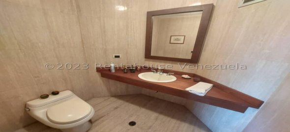 Urbanizacion Miranda , Av. El enlace 11a-4 Caracas Distrito Federal, 1073 | A stylish and spacious apartment