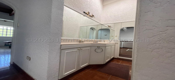 San Antonio de los Altos , Club de Campo Los Teques Miranda, 1204 | Spectacular Single Family Home