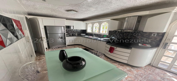 San Antonio de los Altos , Club de Campo Los Teques Miranda, 1204 | Spectacular Single Family Home