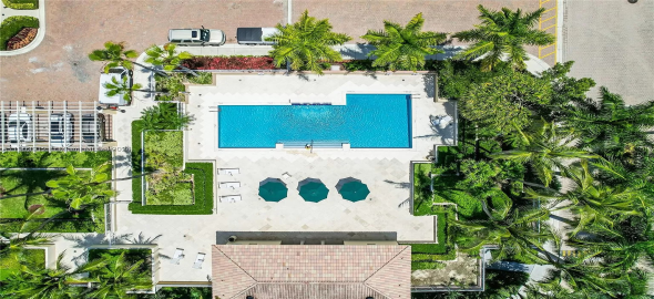 765 Crandon Blvd APT 305 Key Biscayne Florida, 33149 | Beautiful Condo