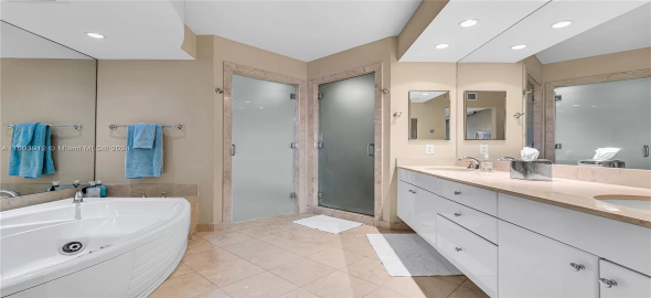 765 Crandon Blvd APT 305 Key Biscayne Florida, 33149 | Beautiful Condo