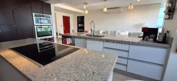 Lomas de Tamanaco , Urb. La Peña El Cafetal Caracas Distrito Federal, 1060 | Spectacular Apartment