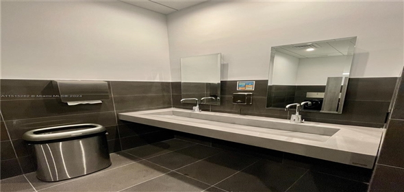 19790 W Dixie Hwy #304 Aventura Florida, 33180 | Beautiful Office