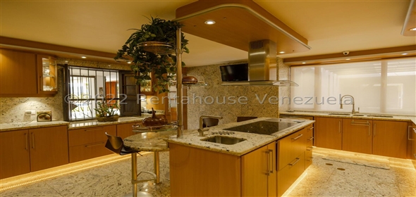 El Marques Caracas Distrito Federal, 1071 | Spectacular Family House in El Marqués