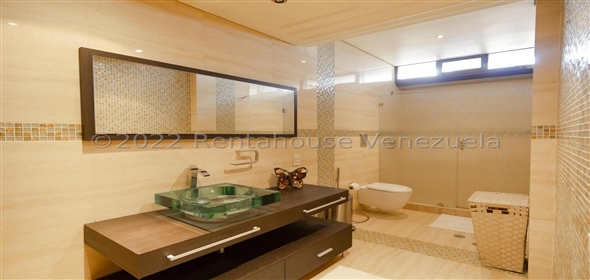 El Marques Caracas Distrito Federal, 1071 | Spectacular Family House in El Marqués