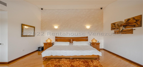 El Marques Caracas Distrito Federal, 1071 | Spectacular Family House in El Marqués