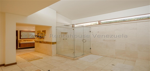 El Marques Caracas Distrito Federal, 1071 | Spectacular Family House in El Marqués