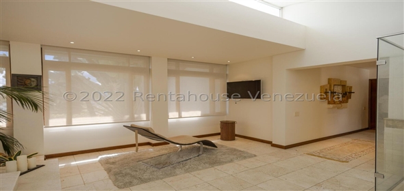 El Marques Caracas Distrito Federal, 1071 | Spectacular Family House in El Marqués