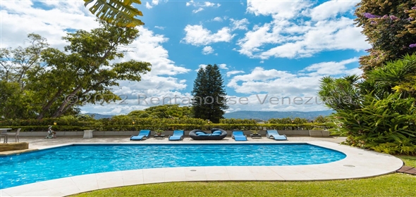 El Marques Caracas Distrito Federal, 1071 | Spectacular Family House in El Marqués