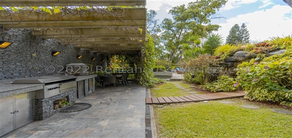 El Marques Caracas Distrito Federal, 1071 | Spectacular Family House in El Marqués