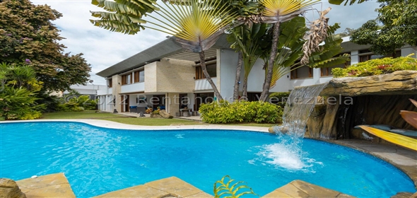 El Marques Caracas Distrito Federal, 1071 | Spectacular Family House in El Marqués