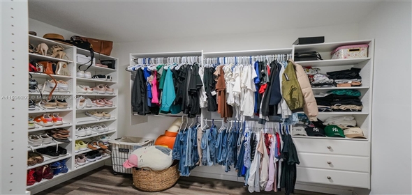 5704 White Hickory Cir Tamarac Florida, 33319 | Spectacular Single Family Home