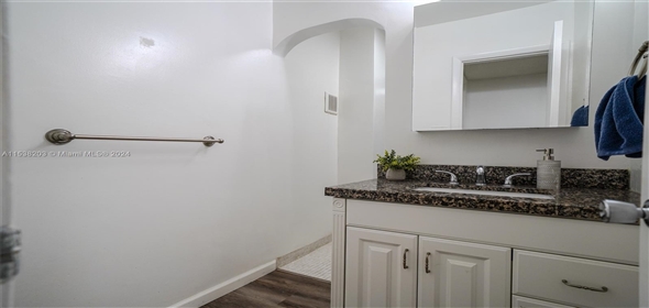 5704 White Hickory Cir Tamarac Florida, 33319 | Spectacular Single Family Home