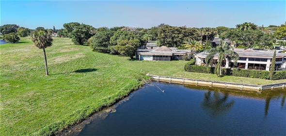 5704 White Hickory Cir Tamarac Florida, 33319 | Spectacular Single Family Home