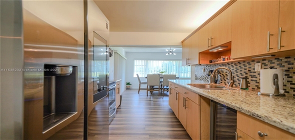 5704 White Hickory Cir Tamarac Florida, 33319 | Spectacular Single Family Home