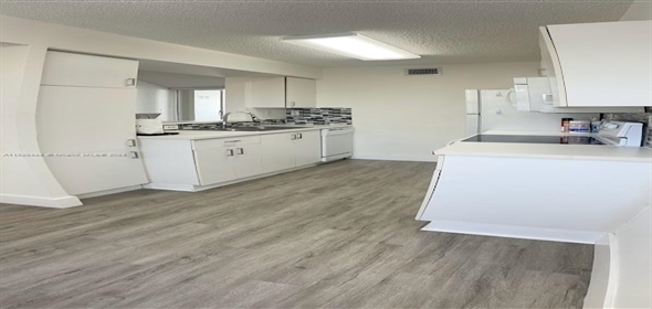 9769 NW 46th Ter # 117 D Doral Florida, 33178 | Spacious Condo