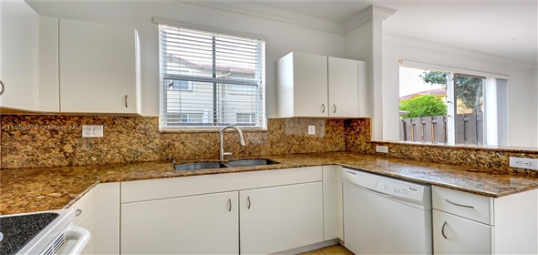 10743 NW 78th Ter DORAL, FL 33178-6061 Doral Florida, 33178 | Spectacular Single Family Home