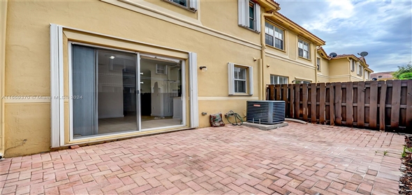 10743 NW 78th Ter DORAL, FL 33178-6061 Doral Florida, 33178 | Spectacular Single Family Home