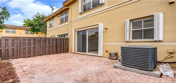 10743 NW 78th Ter DORAL, FL 33178-6061 Doral Florida, 33178 | Spectacular Single Family Home