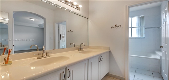 10743 NW 78th Ter DORAL, FL 33178-6061 Doral Florida, 33178 | Spectacular Single Family Home
