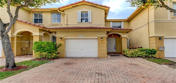 10743 NW 78th Ter DORAL, FL 33178-6061 Doral Florida, 33178 | Spectacular Single Family Home