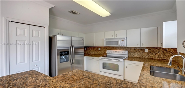 10743 NW 78th Ter DORAL, FL 33178-6061 Doral Florida, 33178 | Spectacular Single Family Home