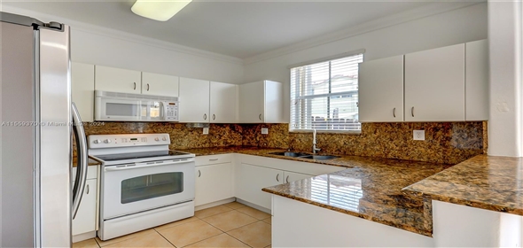 10743 NW 78th Ter DORAL, FL 33178-6061 Doral Florida, 33178 | Spectacular Single Family Home