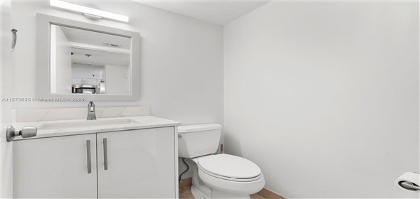 540 Brickell Key Dr # 702 , BLDG 2 Miami Florida, 33131 | Beautiful Condo