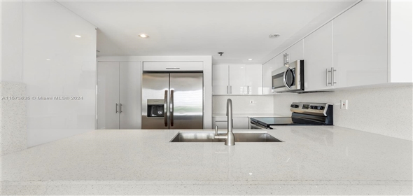540 Brickell Key Dr # 702 , BLDG 2 Miami Florida, 33131 | Beautiful Condo