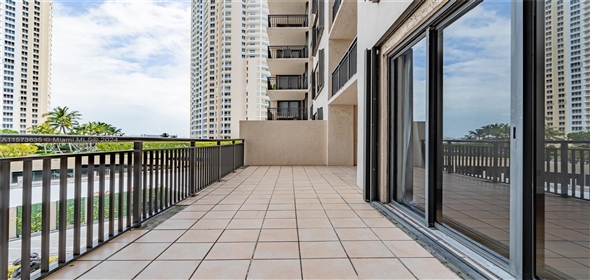 540 Brickell Key Dr # 702 , BLDG 2 Miami Florida, 33131 | Beautiful Condo