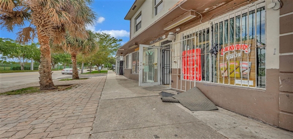 1813 N Tamarind Avenue West Palm Beach Florida, 33407 | Splendid Commercial Residential Property