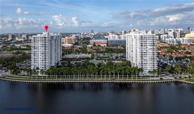  Beautiful condo