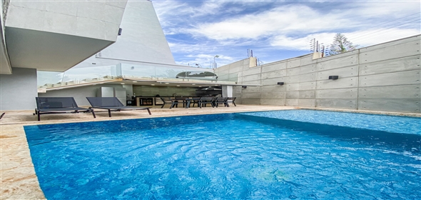 Terrazas del Country Res Mykonos Valencia Carabobo, 2001 | Spectacular House in Terrazas del Country Res Mykonos