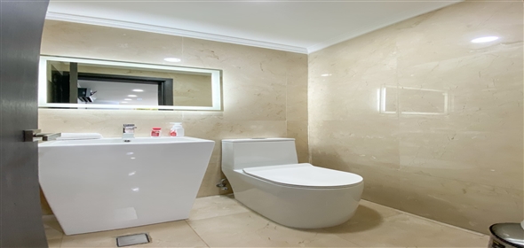 Terrazas del Country Res Mykonos Valencia Carabobo, 2001 | Spectacular House in Terrazas del Country Res Mykonos