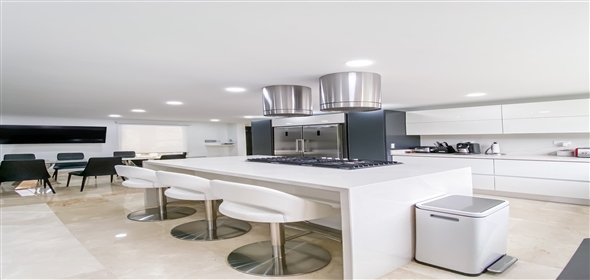 Terrazas del Country Res Mykonos Valencia Carabobo, 2001 | Spectacular House in Terrazas del Country Res Mykonos