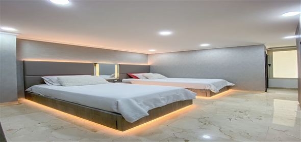 Terrazas del Country Res Mykonos Valencia Carabobo, 2001 | Spectacular House in Terrazas del Country Res Mykonos