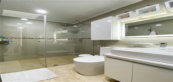 Terrazas del Country Res Mykonos Valencia Carabobo, 2001 | Spectacular House in Terrazas del Country Res Mykonos