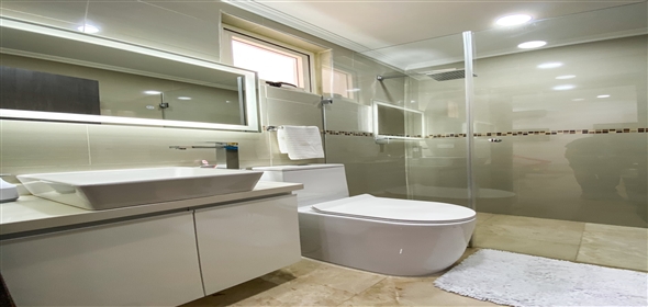 Terrazas del Country Res Mykonos Valencia Carabobo, 2001 | Spectacular House in Terrazas del Country Res Mykonos