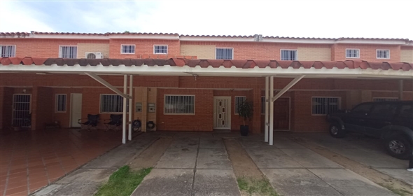 Conj. Res. Villa Corina, Sabana del Medio San Diego Carabobo, 2006 | Beautiful Townhouse en Villa Corina San Diego