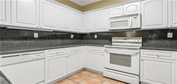 120 Jacaranda Country Club Dr # 206 Plantation Florida, 33324 | Beautiful Condo