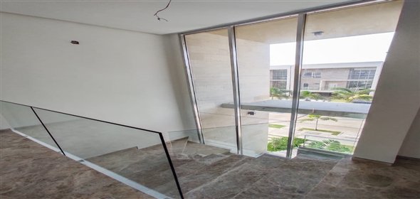 Conjunto Residencial Cumbres de Guataparo Valencia Carabobo, 2001 | Modern and Spacious Townhouse in Guataparo