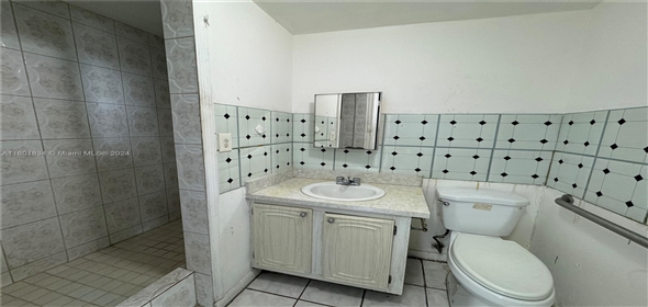 1935 W 76th St # 3 Hialeah Florida, 33014 | Commercial Property