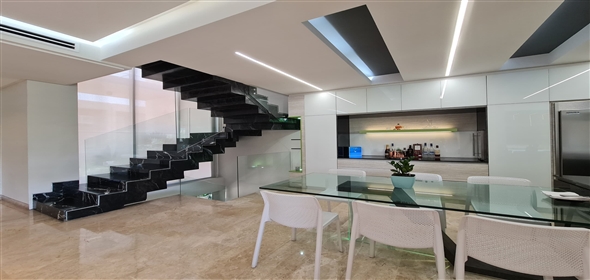 Cumbres de Guataparo Valencia Carabobo, 2001 | Semi-furnished Townhouse in Cumbres de Guataparo-Valencia