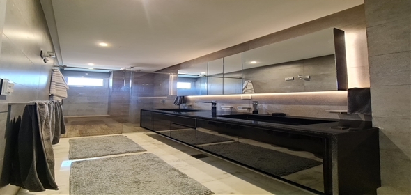 Cumbres de Guataparo Valencia Carabobo, 2001 | Semi-furnished Townhouse in Cumbres de Guataparo-Valencia